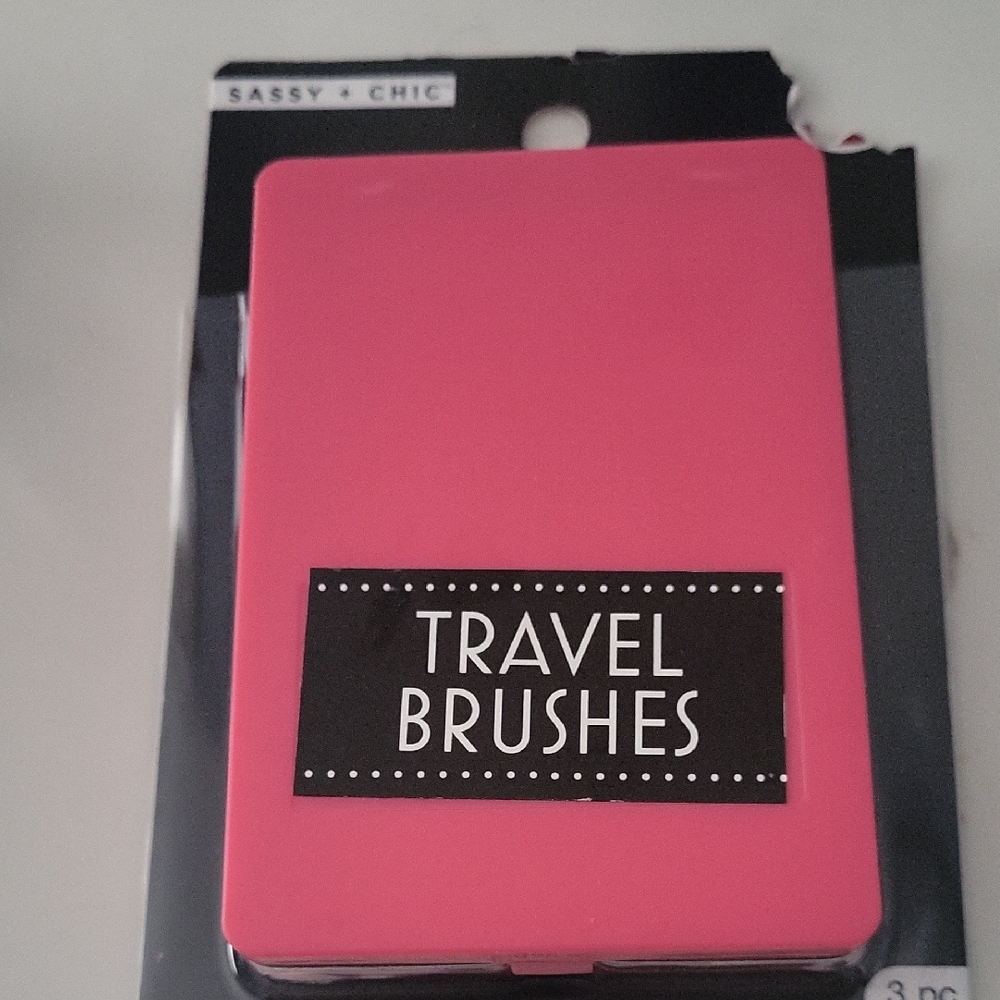 Sassy + Chic Pink Travel Brushes 3 Piece Kit Travel Beautiful
